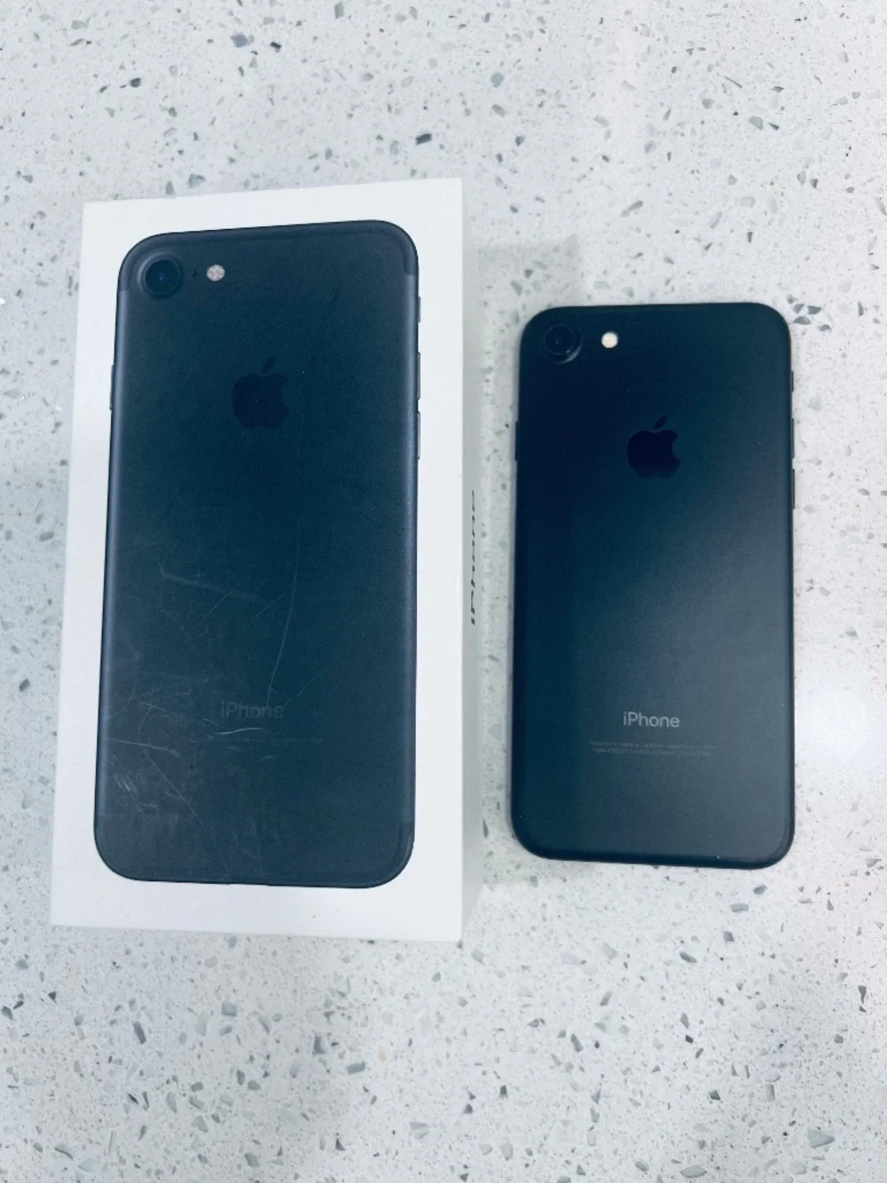 APPLE iPHONE 7 UNLOCKED 128 GB PRE-OWNED